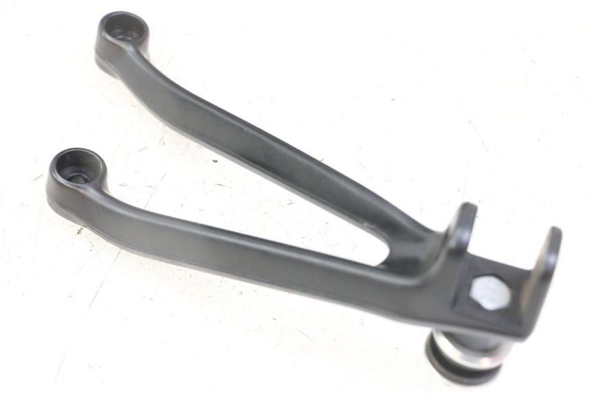 photo de SOPORTE ESTRIBERA TRASERA DERECHA BMW S RR ABS S1000RR 1000 (2015 - 2018) - Primer plano técnico