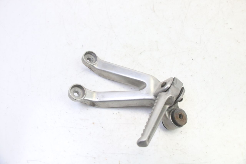 photo de SOPORTE ESTRIBERA TRASERA DERECHA HONDA CBR RR FIREBLADE 900 (1992 - 1994) - Otra perspectiva