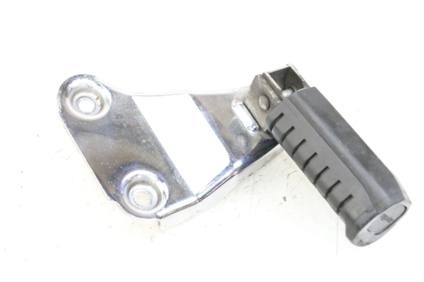 photo de SOPORTE ESTRIBERA TRASERA DERECHA APRILIA CLASSIC 125 (1995 - 2001) - Otra perspectiva