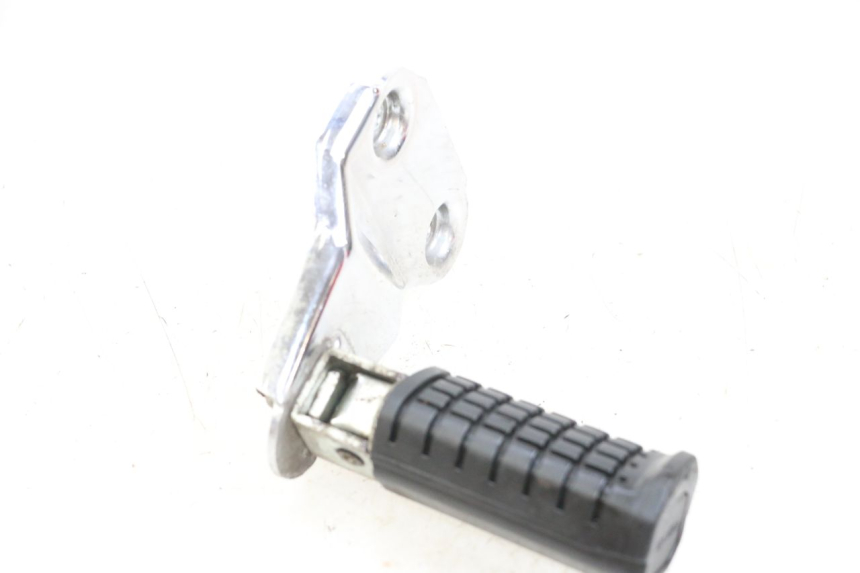 photo de SOPORTE ESTRIBERA TRASERA DERECHA APRILIA CLASSIC 125 (1995 - 2001) - Detalles de los puntos de fijación