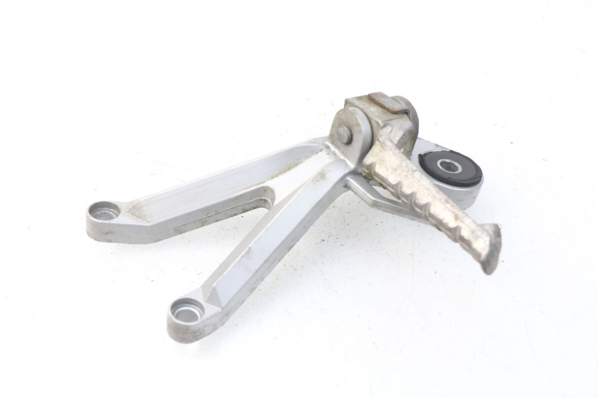 photo de SOPORTE ESTRIBERA TRASERA DERECHA HYOSUNG COMET GTR 125 (2007 - 2014) - Zoom estado de uso