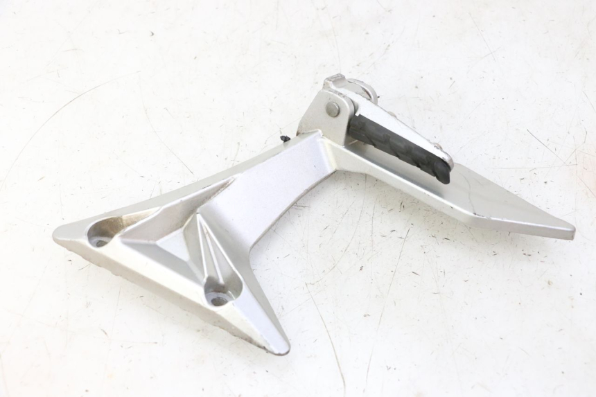 photo de SOPORTE ESTRIBERA TRASERA DERECHA STAHO FH 50 (2018 - 2019) - Detalles de los puntos de fijación