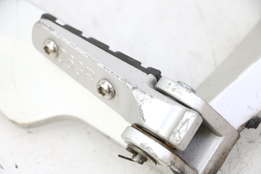 photo de SOPORTE ESTRIBERA TRASERA DERECHA STAHO FH 50 (2018 - 2019) - Estado de la superficie y material