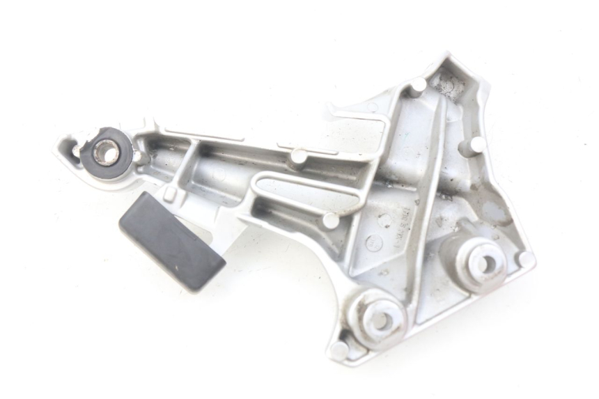 photo de PLATINA APOYA PIE TRASERO DERECHO YAMAHA FJR ABS 1300 (2016 - 2020) - Detalle de la pieza