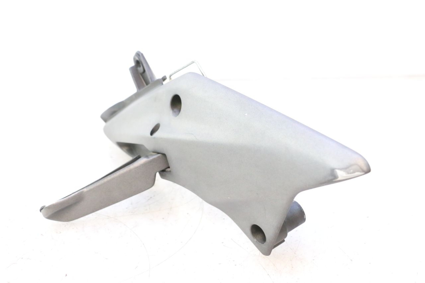 photo de SOPORTE ESTRIBERA TRASERA DERECHA HONDA FJS SILVER WING SILVERWING 400 (2005 - 2008) - Detalles de los puntos de fijación