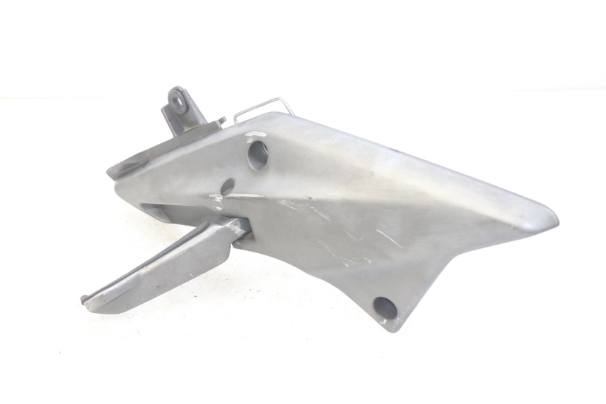 photo de PLATINA APOYA PIE TRASERO DERECHO HONDA FJS SILVERWING SILVER WING 400 (2009 - 2016) - Primer plano técnico