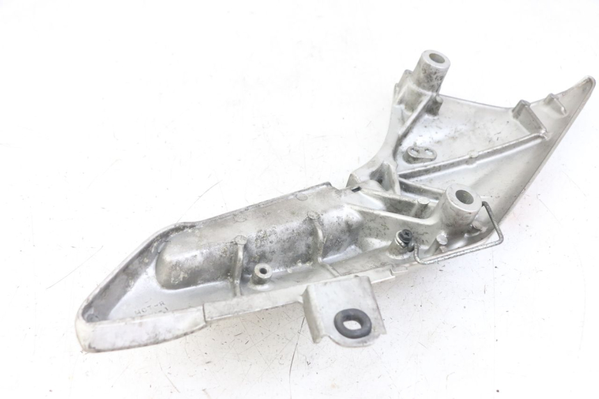 photo de SOPORTE ESTRIBERA TRASERA DERECHA HONDA FJS SILVERWING SILVER WING 600 (2001 - 2010) - Primer plano técnico