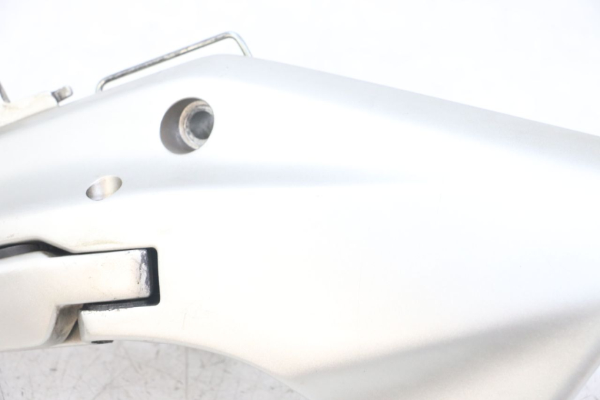 photo de SOPORTE ESTRIBERA TRASERA DERECHA HONDA FJS SILVERWING SILVER WING 600 (2001 - 2010) - Marcados y referencias originales