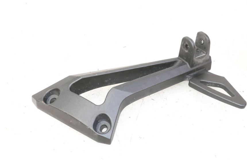 photo de SOPORTE ESTRIBERA TRASERA DERECHA YAMAHA FZ6 FAZER S2 600 (2007 - 2011) - Otra perspectiva