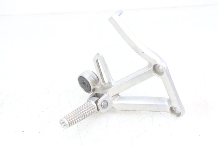 photo de PLATINA APOYA PIE TRASERO DERECHO YAMAHA FZS FAZER 600 (1998 - 2001) - Vista principal