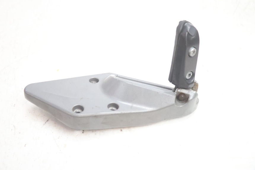 photo de SOPORTE ESTRIBERA TRASERA DERECHA GILERA GP 800 (2007 - 2013) - Otra perspectiva