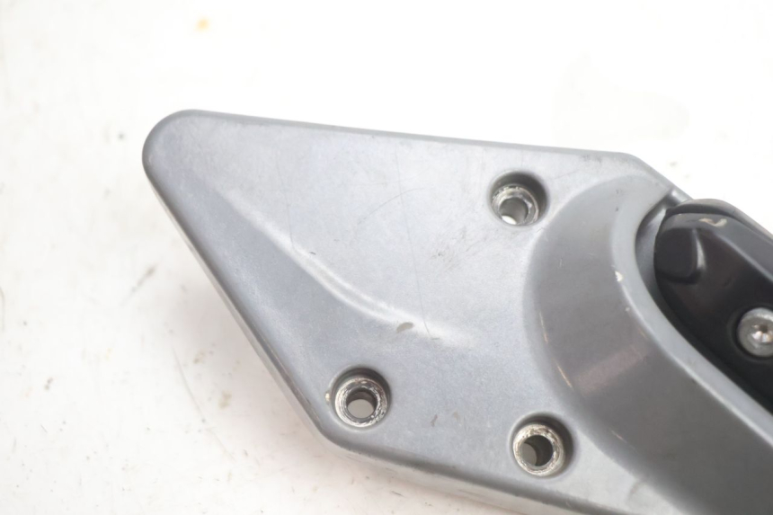 photo de SOPORTE ESTRIBERA TRASERA DERECHA GILERA GP 800 (2007 - 2013) - Vista general del producto