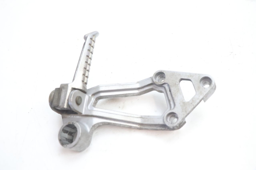 photo de SOPORTE ESTRIBERA TRASERA DERECHA KAWASAKI GPX F ZX750F 750 (1986 - 1990) - Zoom estado de uso