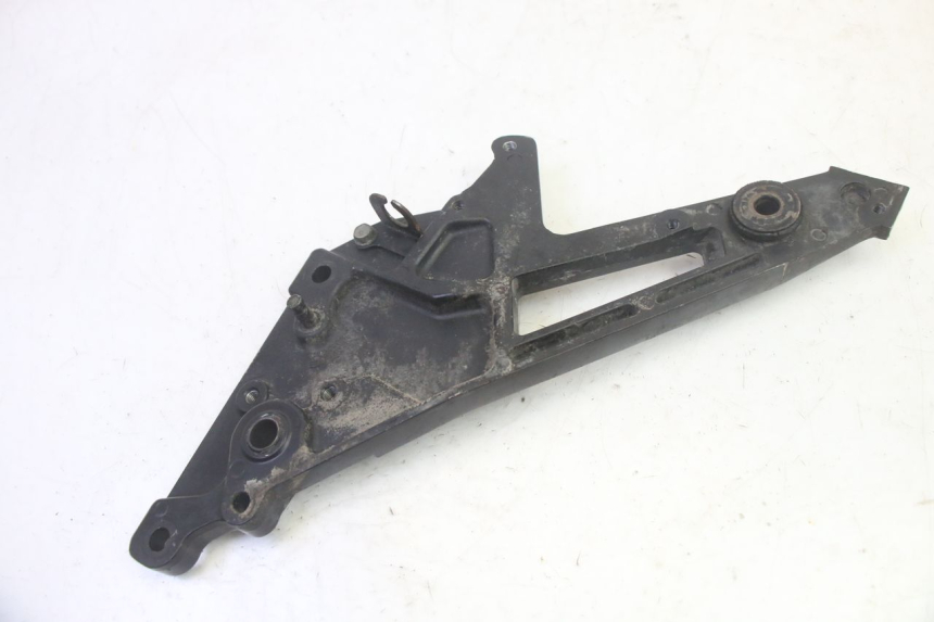 photo de SOPORTE ESTRIBERA TRASERA DERECHA KAWASAKI GPZ RX 1000 (1986 - 1988) - Primer plano técnico