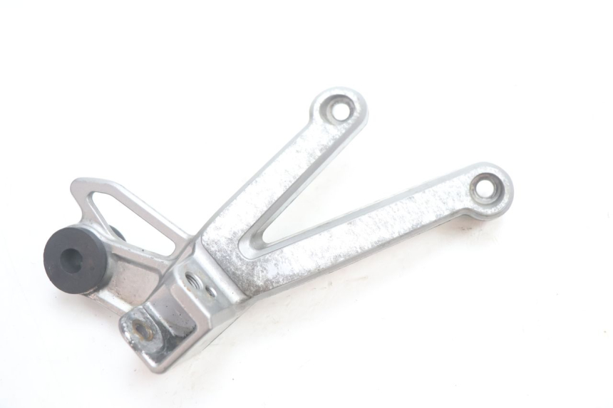 photo de SOPORTE ESTRIBERA TRASERA DERECHA SUZUKI GSF N BANDIT 1200 (2001 - 2005) - Vista principal