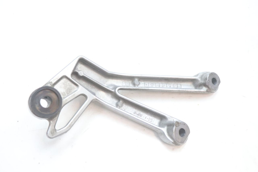 photo de SOPORTE ESTRIBERA TRASERA DERECHA SUZUKI GSF N BANDIT 1200 (2001 - 2005) - Primer plano técnico