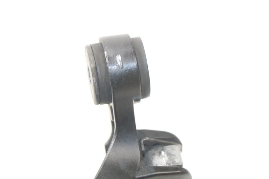 photo de SOPORTE ESTRIBERA TRASERA DERECHA SUZUKI GSX-R GSXR 750 (2011 - 2016) - Detalle de la pieza