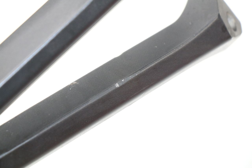 photo de SOPORTE ESTRIBERA TRASERA DERECHA SUZUKI GSX-R GSXR 750 (2011 - 2016) - Otra perspectiva