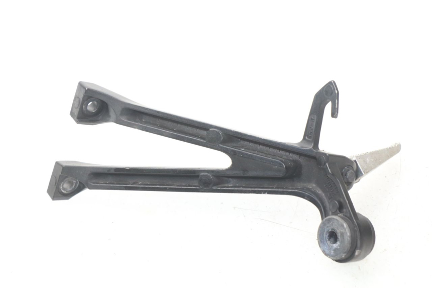 photo de SOPORTE ESTRIBERA TRASERA DERECHA SUZUKI GSX-R GSXR 750 (2011 - 2016) - Detalles de los puntos de fijación