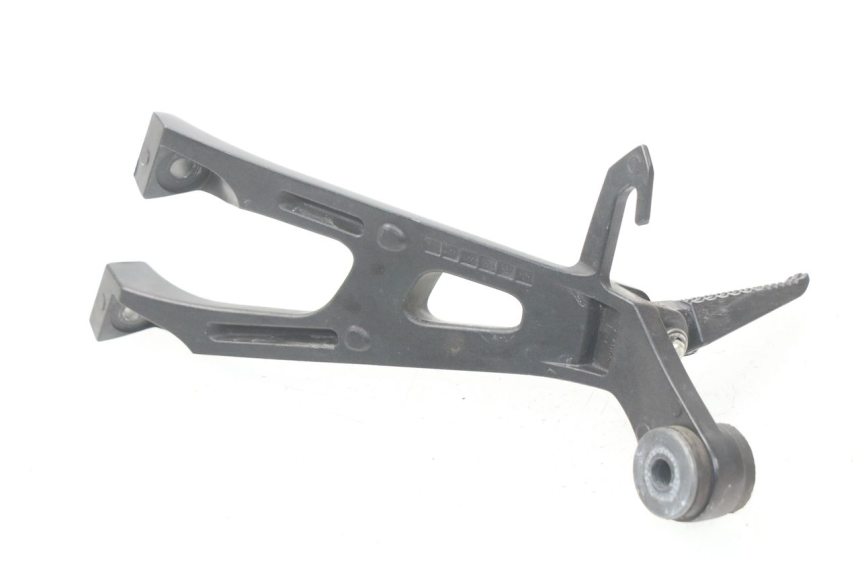 photo de SOPORTE ESTRIBERA TRASERA DERECHA SUZUKI GSX-R GSXR K16 1000 (2012 - 2016) - Detalles de los puntos de fijación