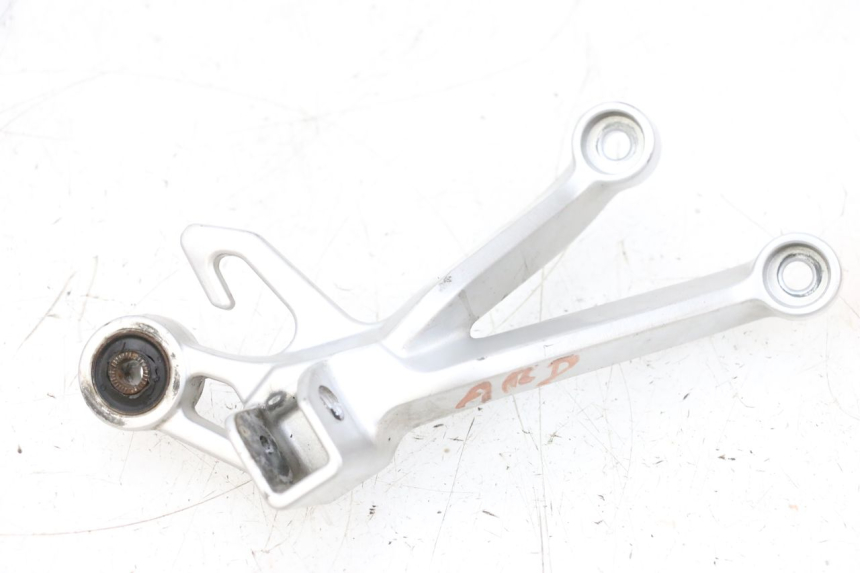 photo de SOPORTE ESTRIBERA TRASERA DERECHA SUZUKI GSXR GSX-R 1000 (2003 - 2004) - Vista principal