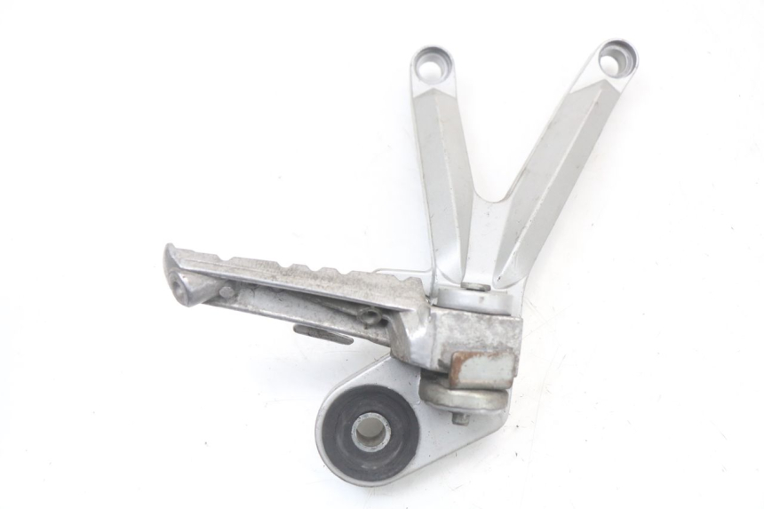 photo de SOPORTE ESTRIBERA TRASERA DERECHA HYOSUNG GTR 125 (2006 - 2008) - Detalle de la pieza