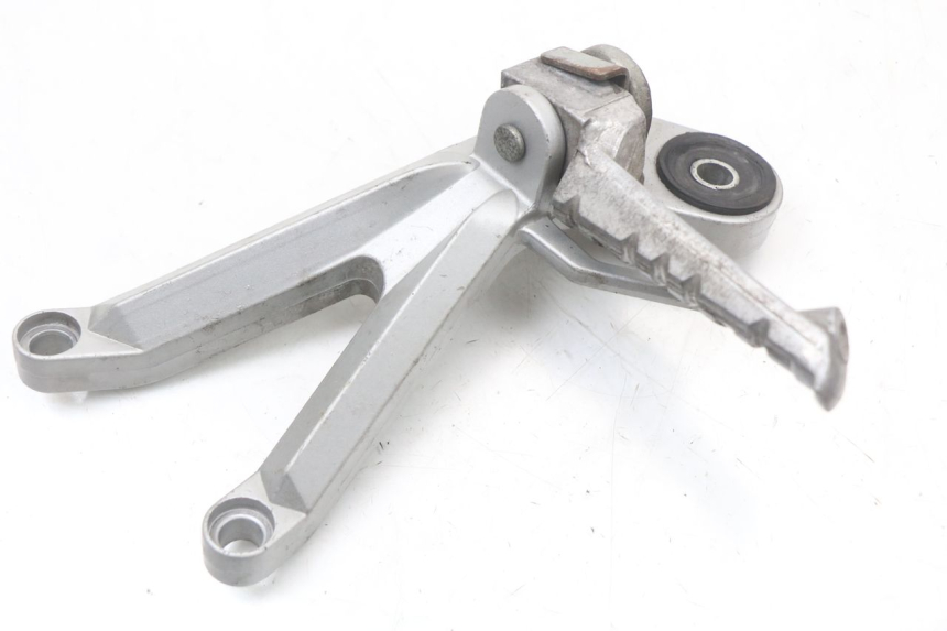 photo de SOPORTE ESTRIBERA TRASERA DERECHA HYOSUNG GTR 125 (2006 - 2008) - Zoom estado de uso