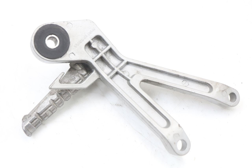 photo de SOPORTE ESTRIBERA TRASERA DERECHA HYOSUNG GTR 125 (2006 - 2008) - Detalles de los puntos de fijación