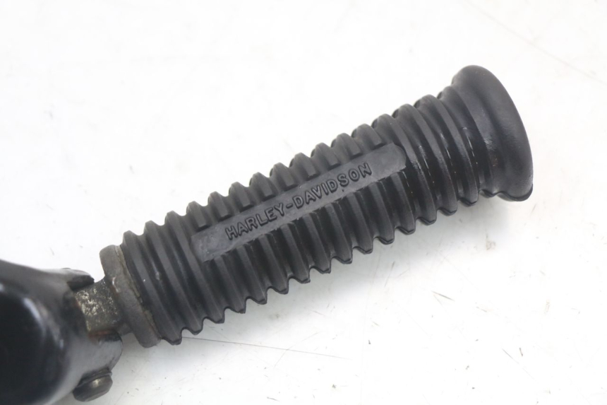 photo de SOPORTE ESTRIBERA TRASERA DERECHA HARLEY DAVIDSON SPORTSTER XL CUSTOM 883 (1999 - 2006) - Estado de la superficie y material