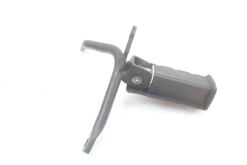 photo de SOPORTE ESTRIBERA TRASERA DERECHA HONDA NES AROBASE 125 (2000 - 2003) - Primer plano técnico