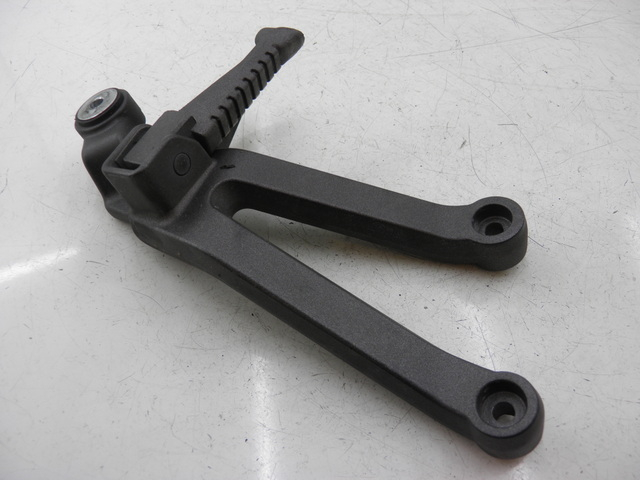 photo de SOPORTE ESTRIBERA TRASERA DERECHA KYMCO QUANNON NAKED 125 (2010) - Zoom estado de uso