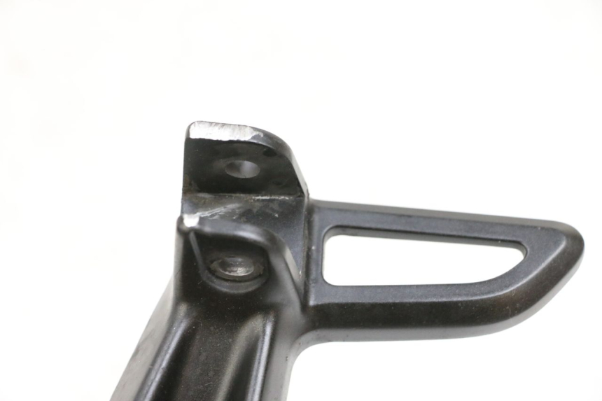 photo de SOPORTE ESTRIBERA TRASERA DERECHA YAMAHA MT-07 MT07 ABS 700 (2018 - 2020) - Detalle de la pieza