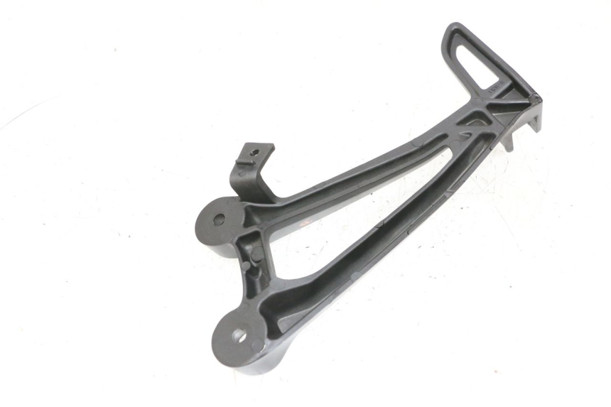 photo de SOPORTE ESTRIBERA TRASERA DERECHA YAMAHA MT-07 MT07 ABS 700 (2018 - 2020) - Otra perspectiva