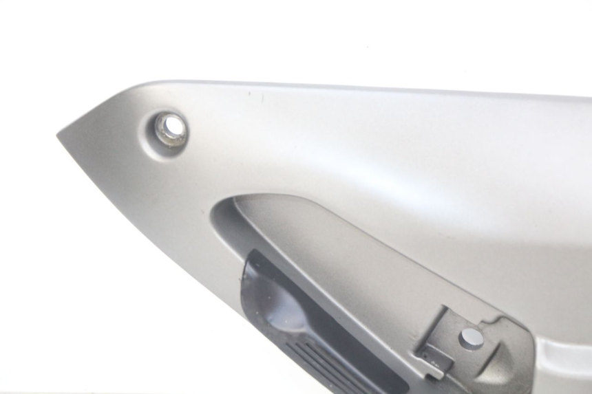 photo de PLATINA APOYA PIE TRASERO DERECHO GILERA NEXUS 125 (2009 - 2013) - Detalles de los puntos de fijación