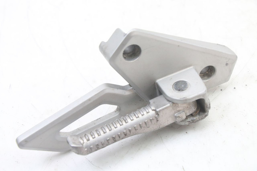 photo de SOPORTE ESTRIBERA TRASERA DERECHA PEUGEOT SPEEDFIGHT 3 LC 2T 50 (2009 - 2015) - Zoom estado de uso