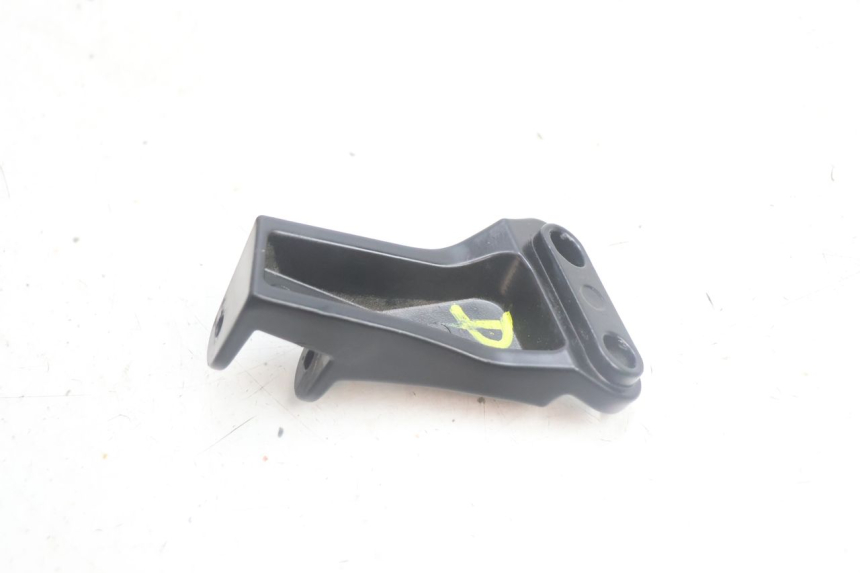 photo de SOPORTE ESTRIBERA TRASERA DERECHA JM MOTORS R-MAX TECH 50 (2024 - 2026) - Zoom estado de uso