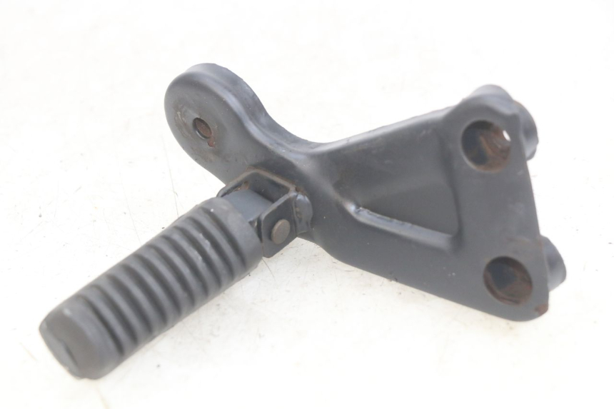 photo de PLATINA APOYA PIE TRASERO DERECHO YAMASAKI ROADSTER 50 (2013 - 2018) - Vista principal