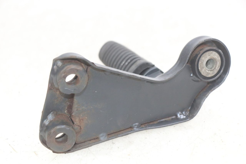 photo de PLATINA APOYA PIE TRASERO DERECHO YAMASAKI ROADSTER 50 (2013 - 2018) - Primer plano técnico