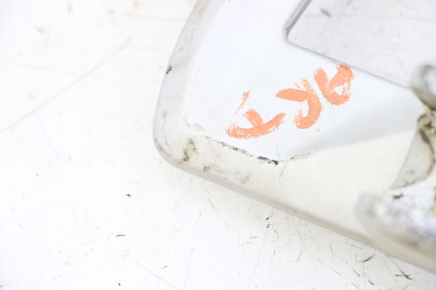 photo de SOPORTE ESTRIBERA TRASERA DERECHA KTM SUPERENDURO R 950 (2005 - 2009) - Otra perspectiva