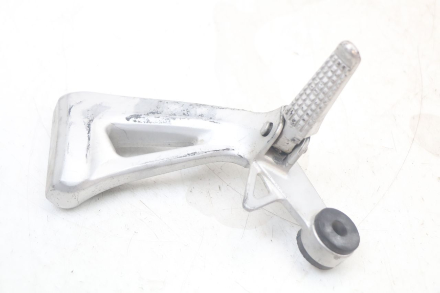 photo de PLATINA APOYA PIE TRASERO DERECHO SUZUKI SV N 650 (1999 - 2002) - Detalle de la pieza