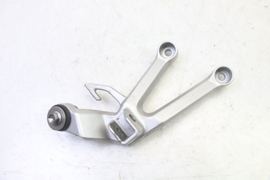 photo de SOPORTE ESTRIBERA TRASERA DERECHA SUZUKI SV S 650 (2003 - 2009) - Vista principal