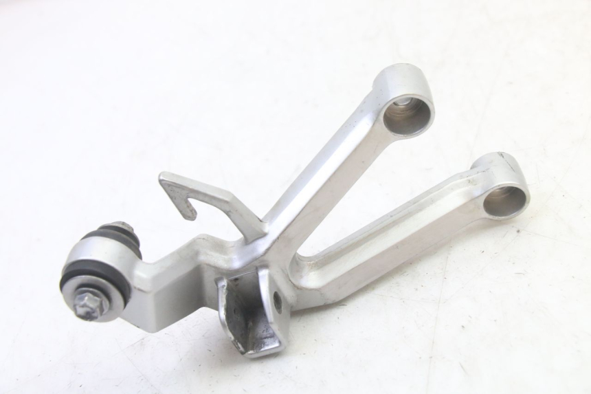 photo de SOPORTE ESTRIBERA TRASERA DERECHA SUZUKI SV S 650 (2003 - 2009) - Detalle de la pieza