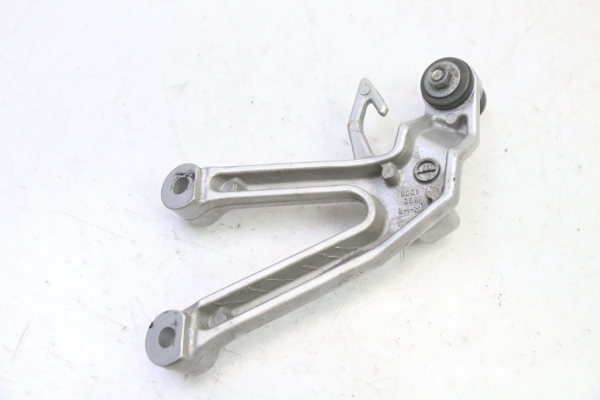 photo de SOPORTE ESTRIBERA TRASERA DERECHA SUZUKI SV S 650 (2003 - 2009) - Primer plano técnico