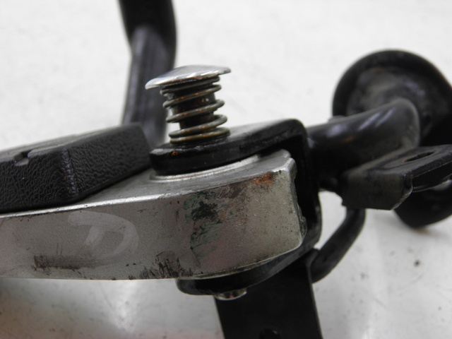 photo de SOPORTE ESTRIBERA TRASERA DERECHA SYM GTS 125 (2005 - 2008) - Marcados y referencias originales