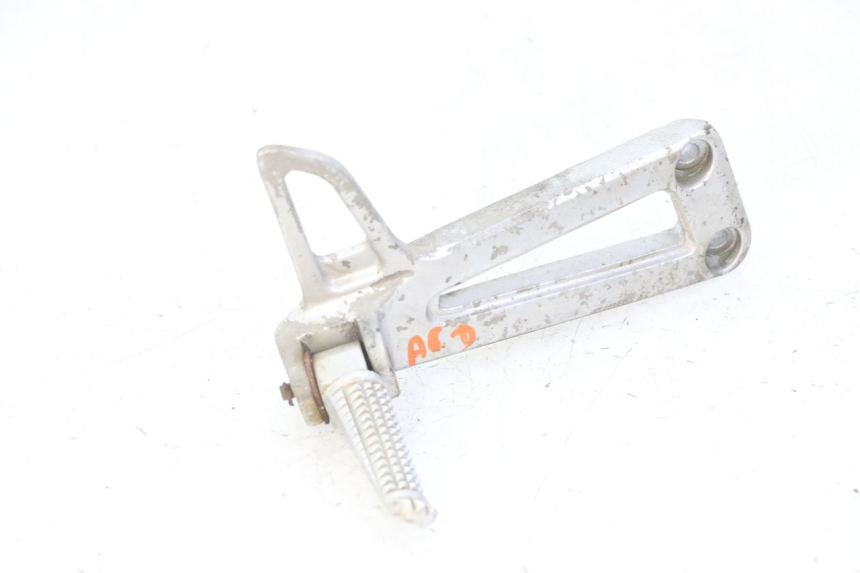 photo de PLATINA APOYA PIE TRASERO DERECHO YAMAHA TDR DELTABOX 125 (1997 - 2003) - Estado de la superficie y material