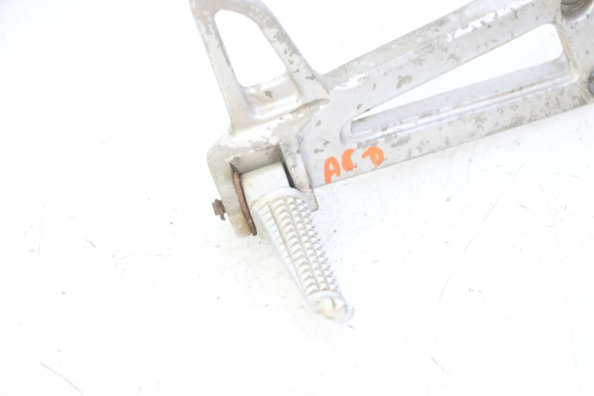 photo de PLATINA APOYA PIE TRASERO DERECHO YAMAHA TDR DELTABOX 125 (1997 - 2003) - Recambio usado revisado