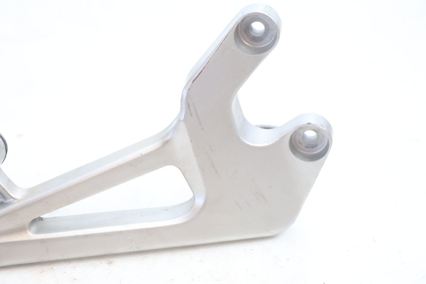 photo de PLATINA APOYA PIE TRASERO DERECHO HONDA VFR FI RC46 800 (1998 - 2001) - Zoom estado de uso