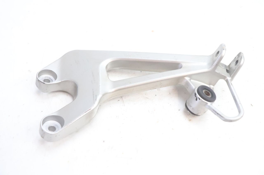 photo de PLATINA APOYA PIE TRASERO DERECHO HONDA VFR FI RC46 800 (1998 - 2001) - Detalles de los puntos de fijación