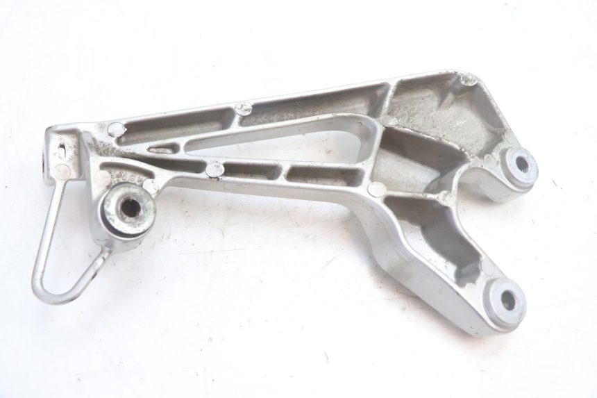 photo de PLATINA APOYA PIE TRASERO DERECHO HONDA VFR FI RC46 800 (1998 - 2001) - Recambio usado revisado