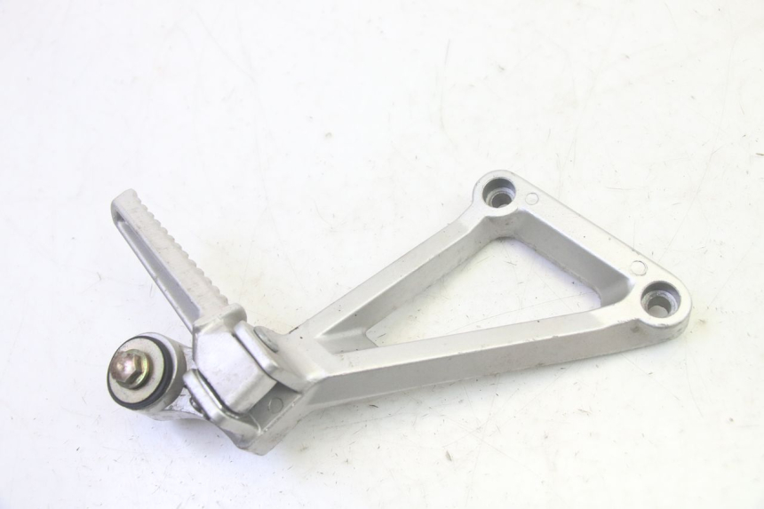 photo de PLATINA APOYA PIE TRASERO DERECHO DAELIM VJ ROADWIN FI 125 (2008 - 2017) - Vista principal